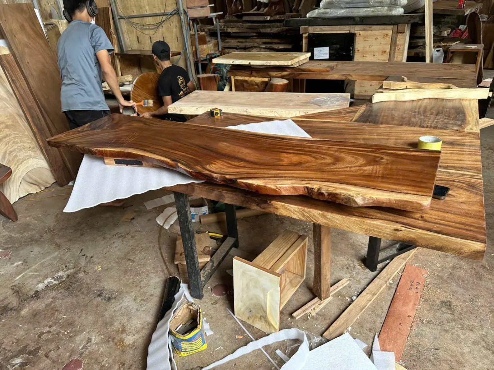 Live Edge Dining Table Solid Wood Walnut Wood Handcrafted Modern Kitchen Dining Room Table Decor Home Gift - Image 2