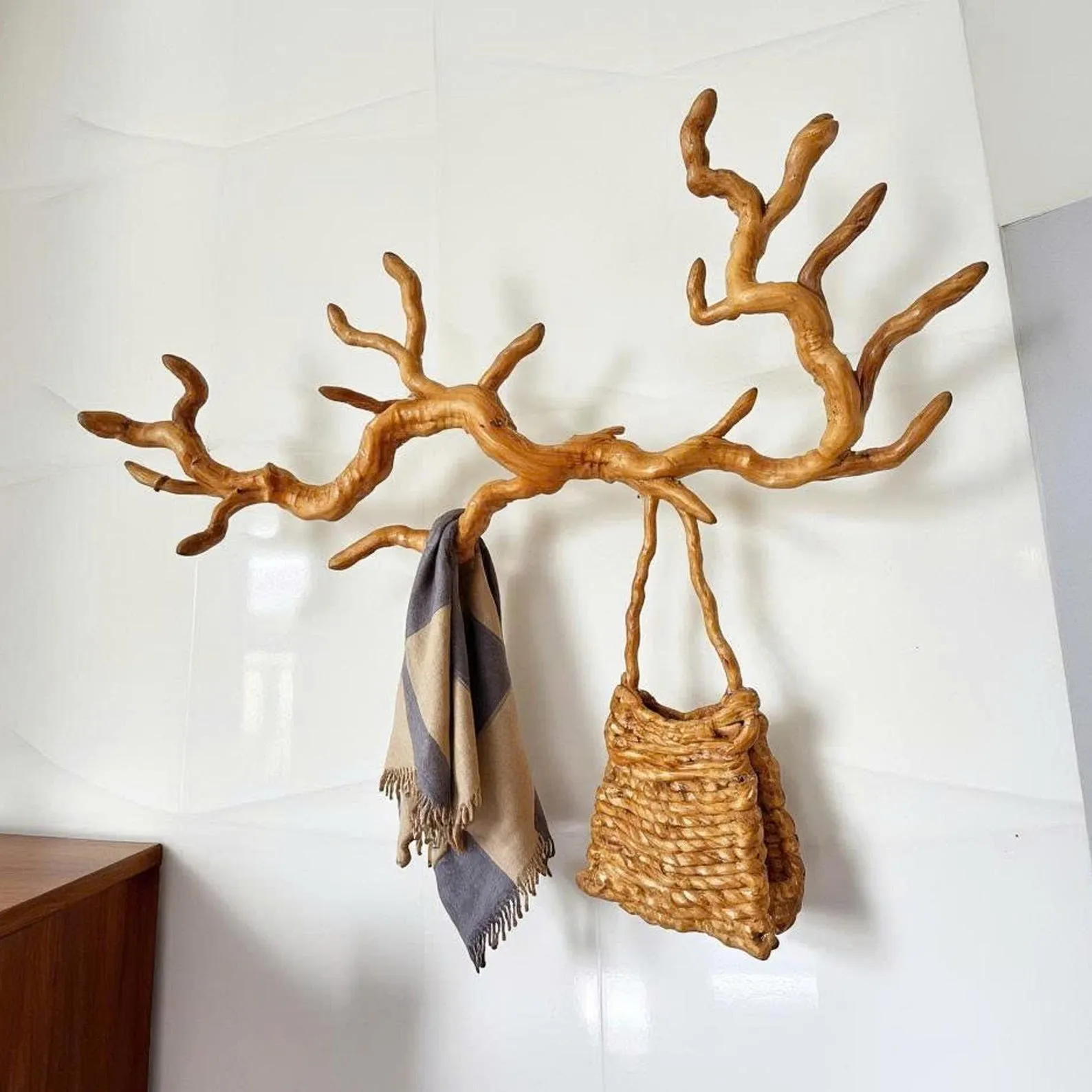 Wall mount driftwood branch coat rack natural tree branch coat hook hanging clothes decorative - Image 2