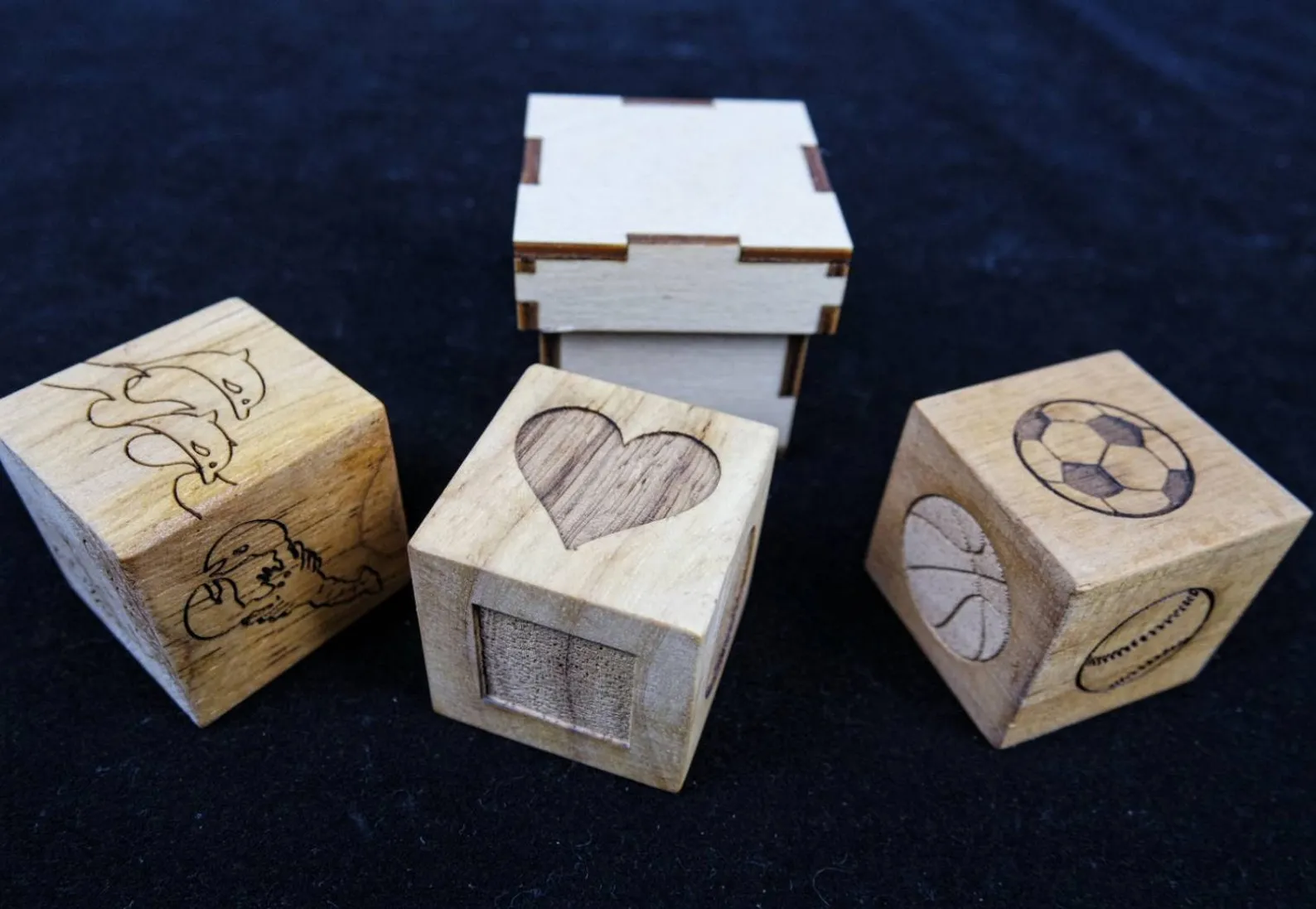 Magic Picture Cubes - Fun Magic Trick - Magic Tricks and Illusions - Wooden Magic Color Cube