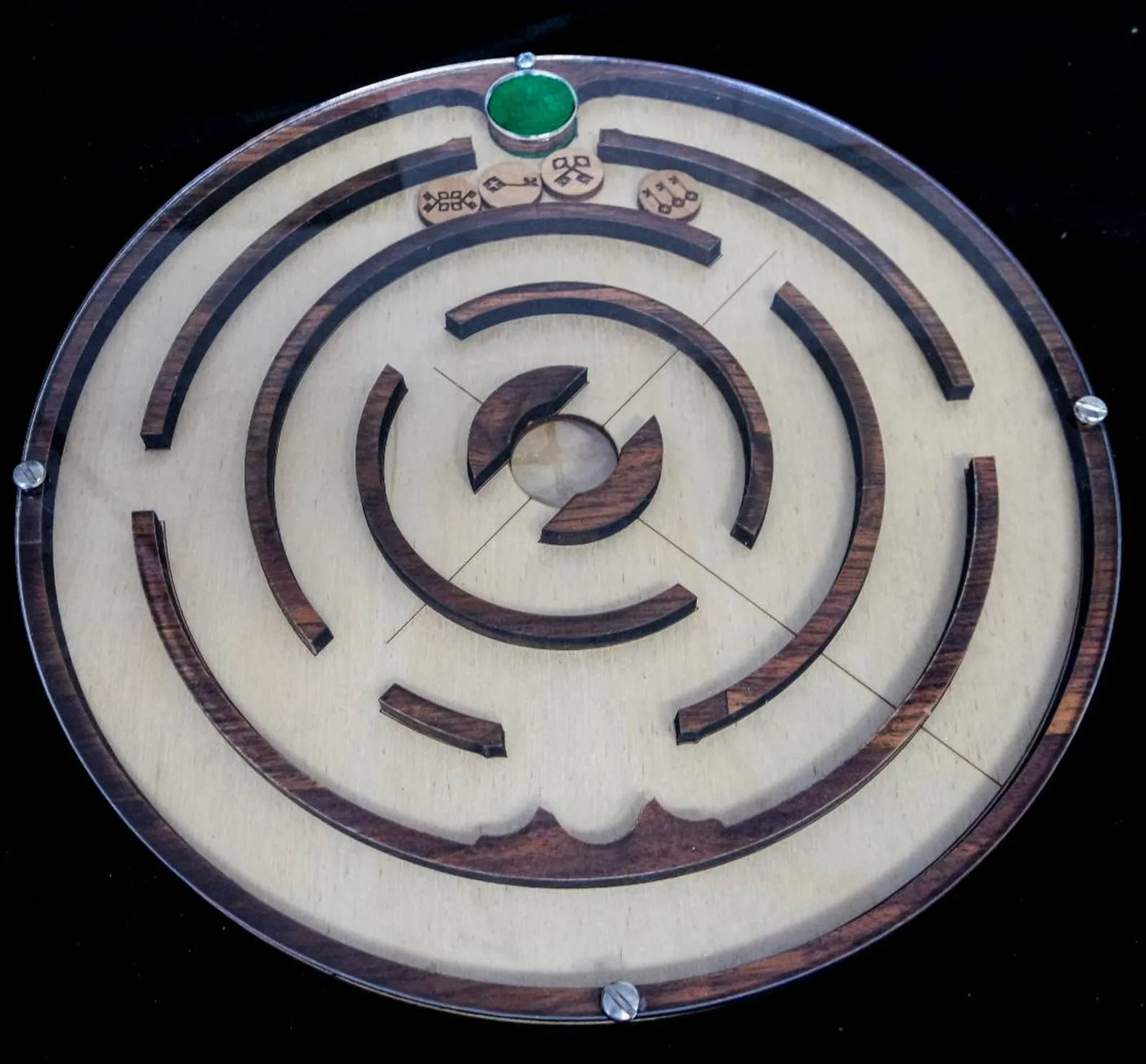Disk Escape Maze for Escape Rooms