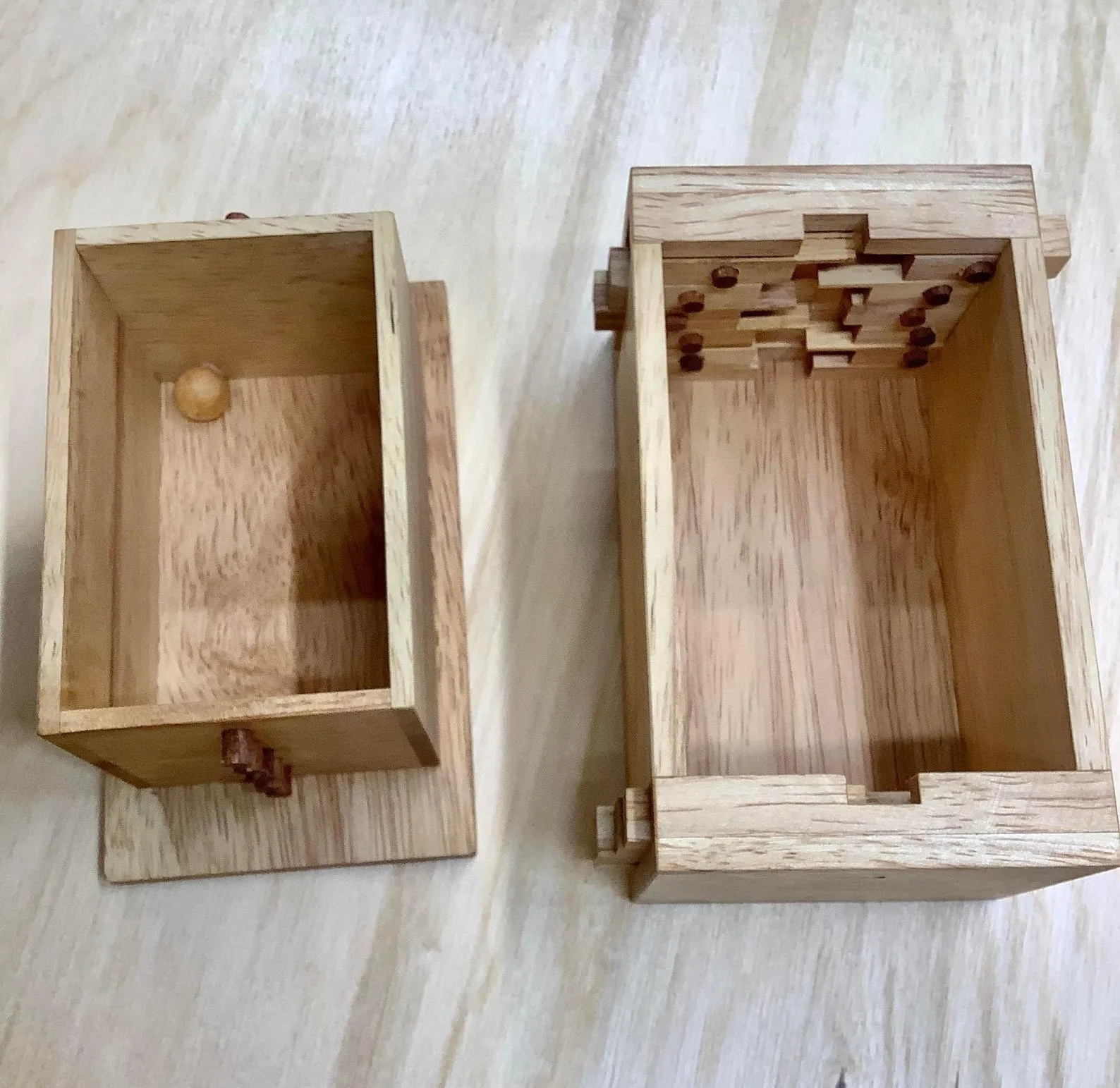 Redstone Box or Hide the Redstone Wooden Brain Teaser Puzzle - Image 4