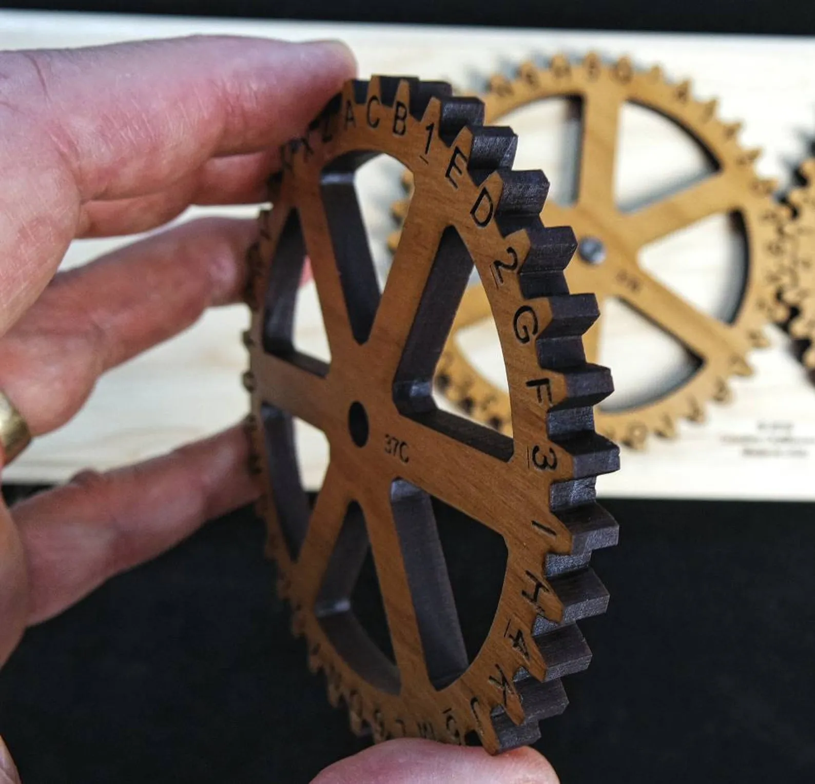 8 Queens Wood Puzzle, Chess Puzzle, Slide Puzzle, Logic Puzzle, Mind Puzzle, Queen Chess Brain Teaser, Chess Lovers Gift, Wood Board Game - Image 3