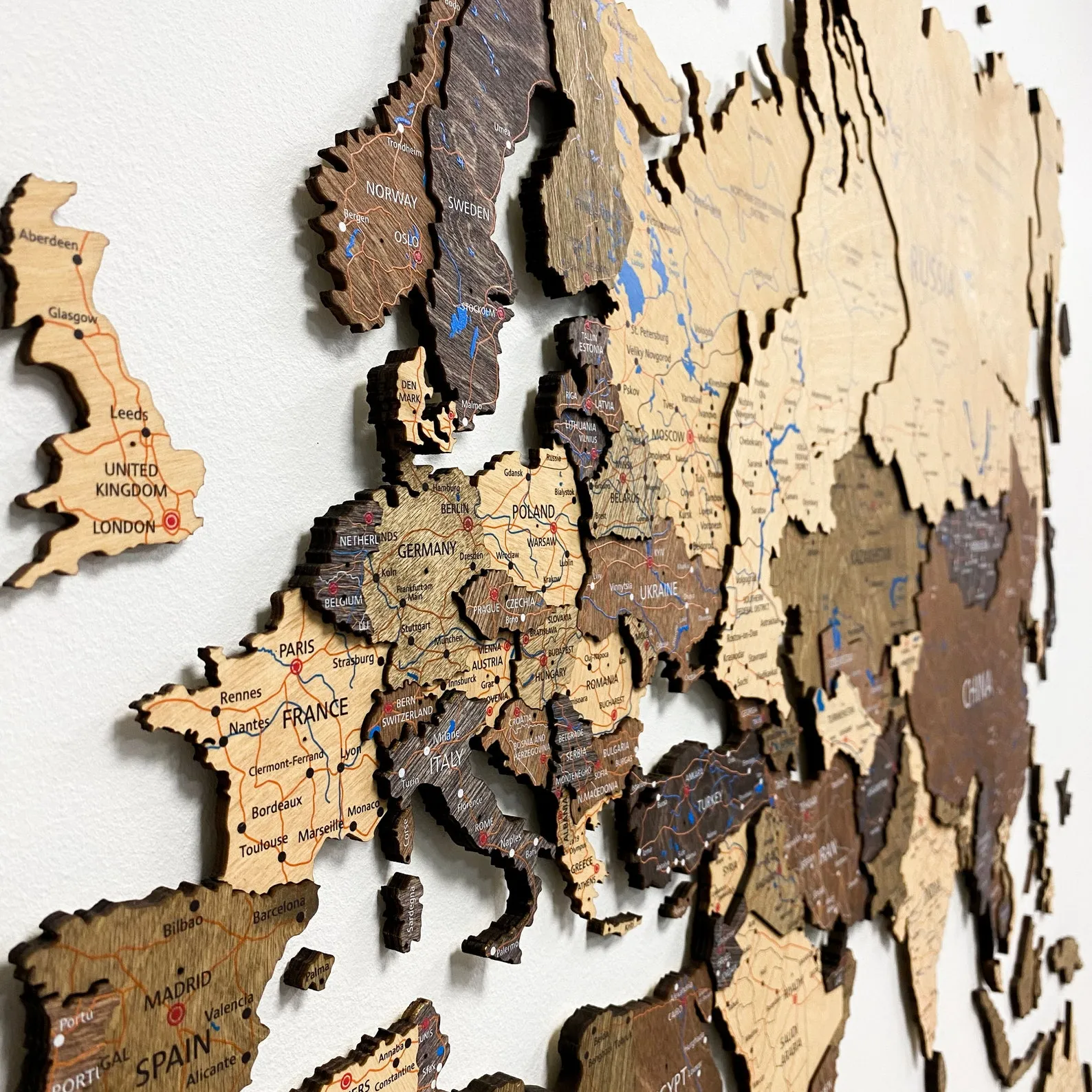 Wood World Map Wall Art: Decorative Travel Map - Image 3